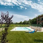 Cascinale 11 - Regarda Travel