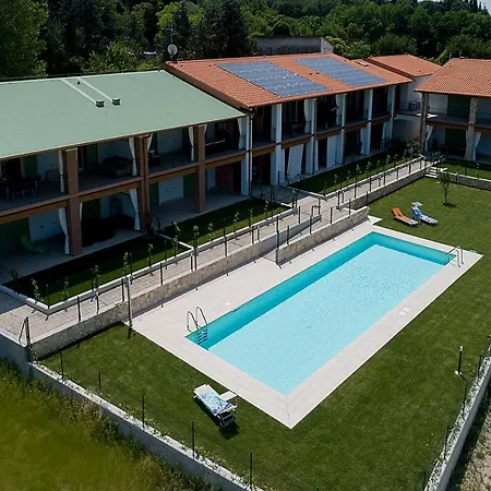 Cascinale 11 - Regarda Travel